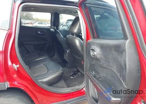 2018 Jeep Compass Trailhawk 4X4 из США, поврежденный, VIN 3C4NJDDB2JT419428